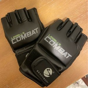 Les Mills -Beachbody boxing gloves- great condition - size small